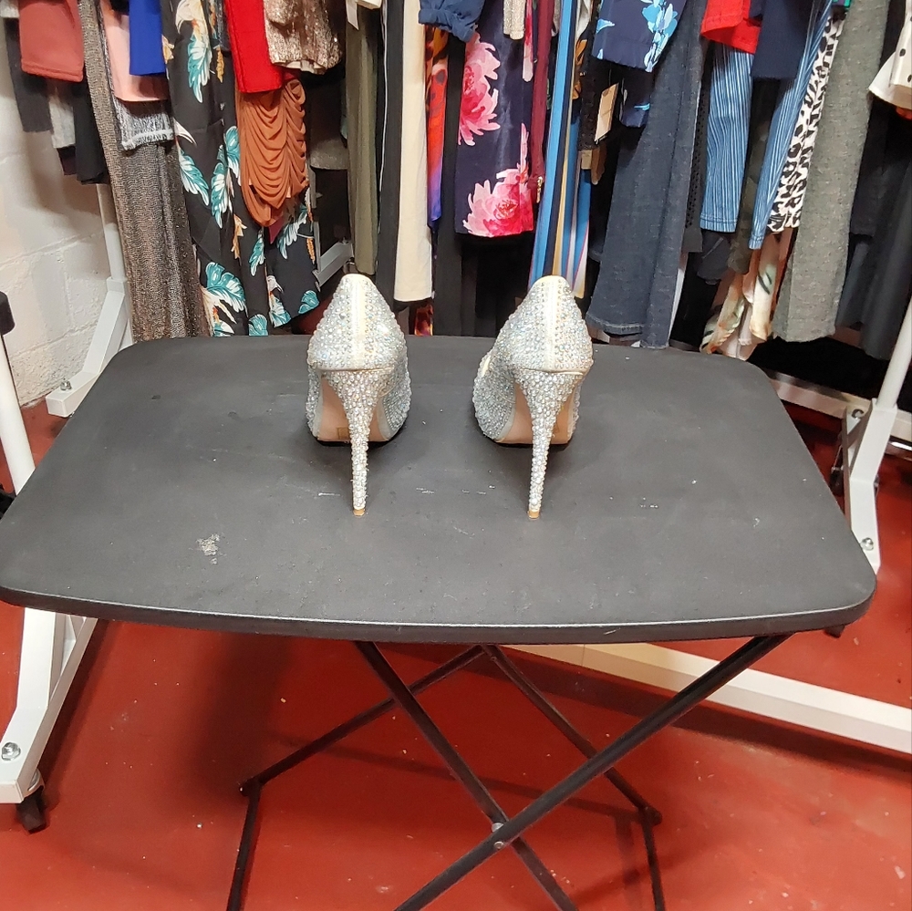 Womens Pumps - Picture 3 of 5